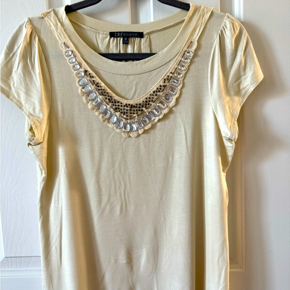 Blue Heaven Very Feminine Beige Top, M, Short Sleeves, NWOT